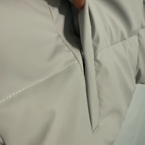 GUESS USA quilted puffer vest - Picture 8 of 10